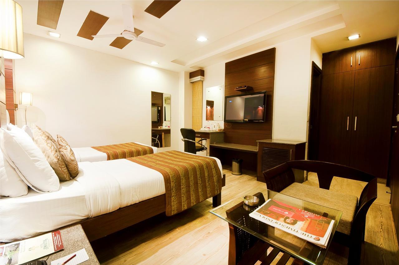 Hotel Amaltas International - Delhi-16 Új-Delhi Kültér fotó
