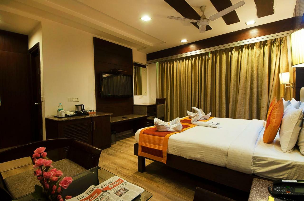 Hotel Amaltas International - Delhi-16 Új-Delhi Kültér fotó